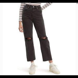 SPECIAL PRICE TONIGHT ONLY  Levi’s ribcage straight black distressed jeans